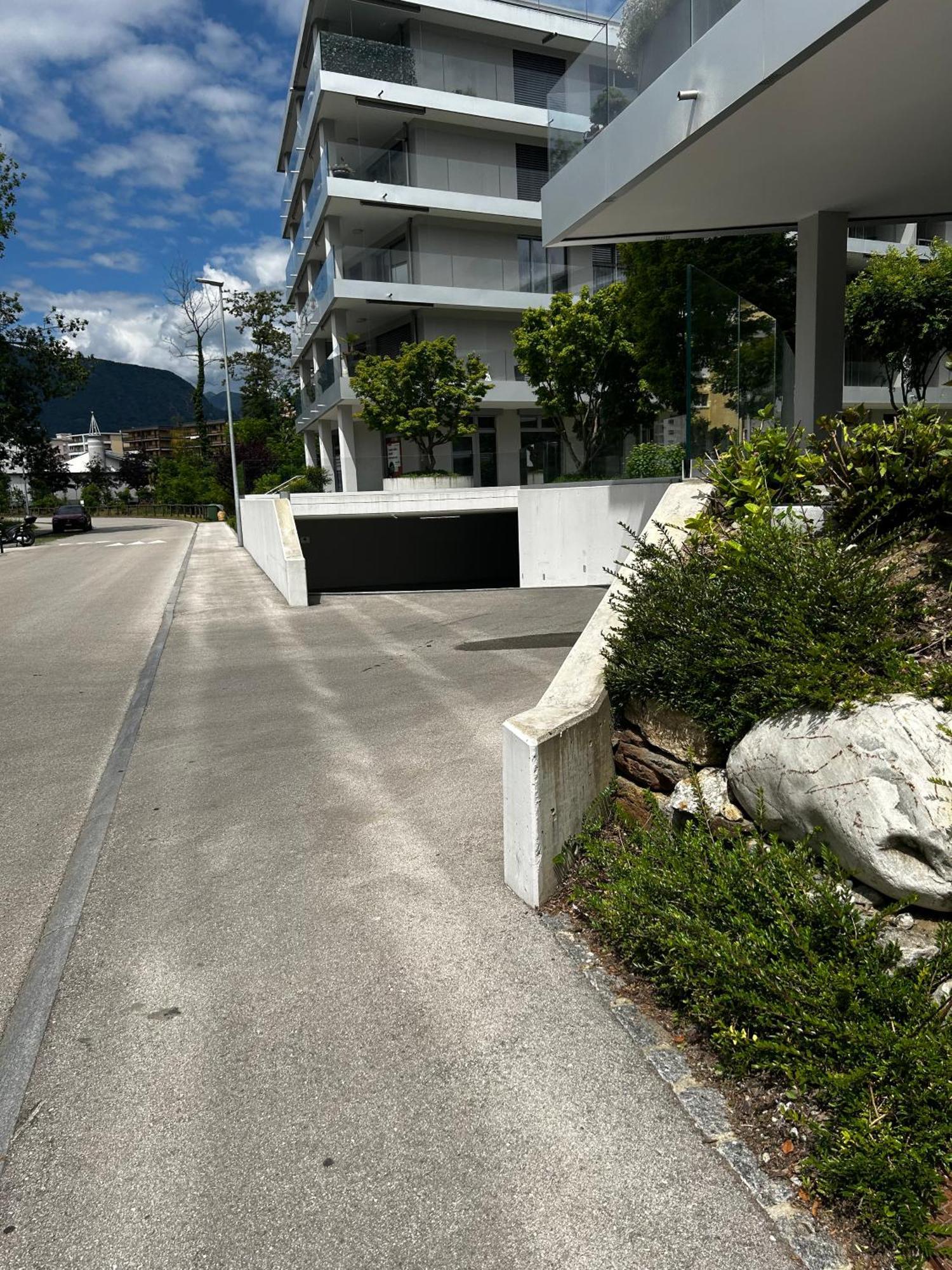 Family Apartment, Near The Beach Whit Private Park 로카르노 외부 사진
