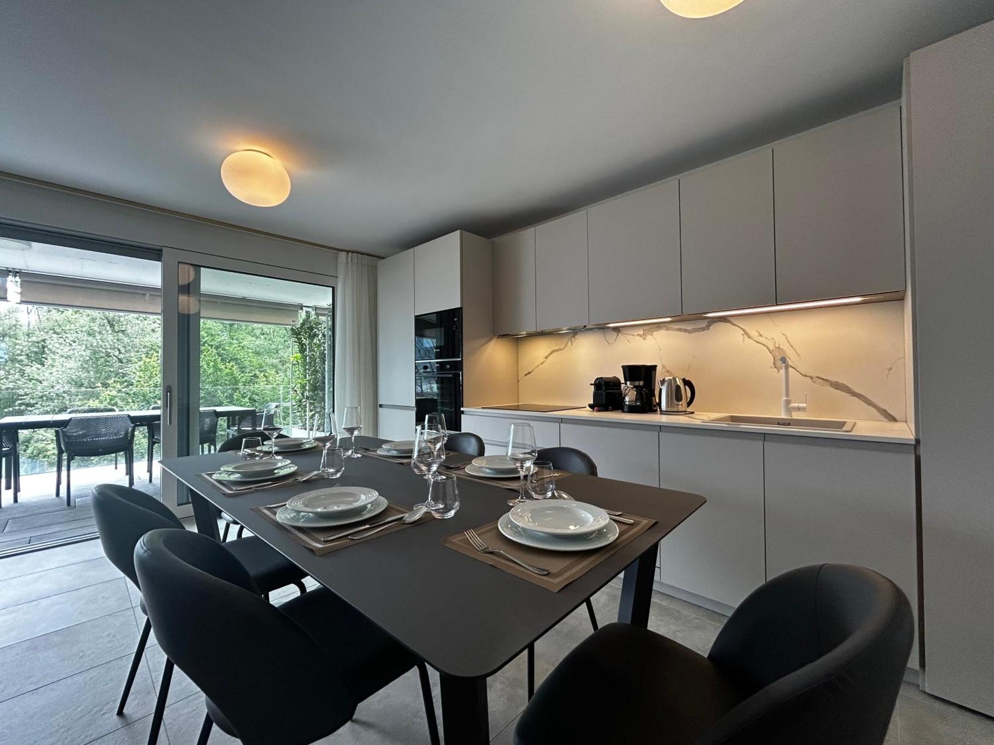 Family Apartment, Near The Beach Whit Private Park 로카르노 외부 사진